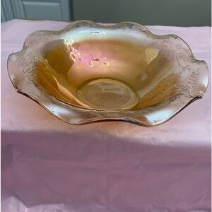 EUC VTG RUFFLED RIM MARIGOLD CARNIVAL GLASS BOWL WITH LEAF DESIGN